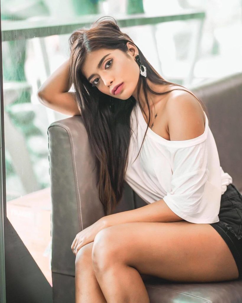 Amisha Sinha social media influencer Wiki ,Bio, Profile, Unknown Facts and Family Details revealed